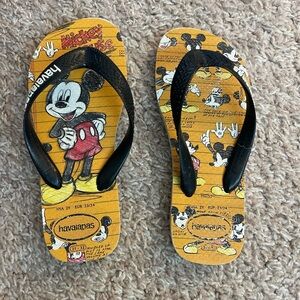 Havaianas Kids Mickey Mouse Flip Flops - Black and Yellow